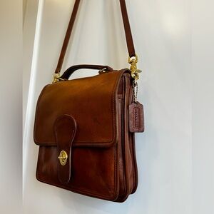 Rare Early Edition Coach "Station" Silhouette - No Back Pocket